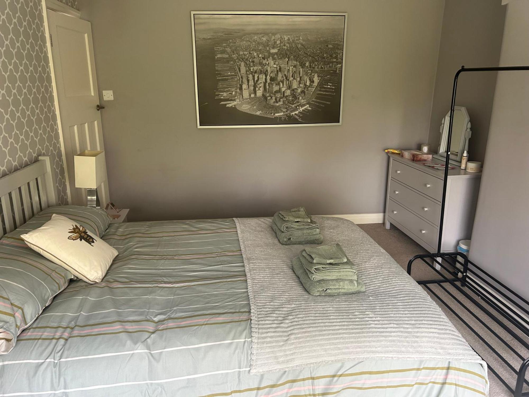 Lovely, Large Double Bedroom With Park View In Home Hazel Grove 외부 사진